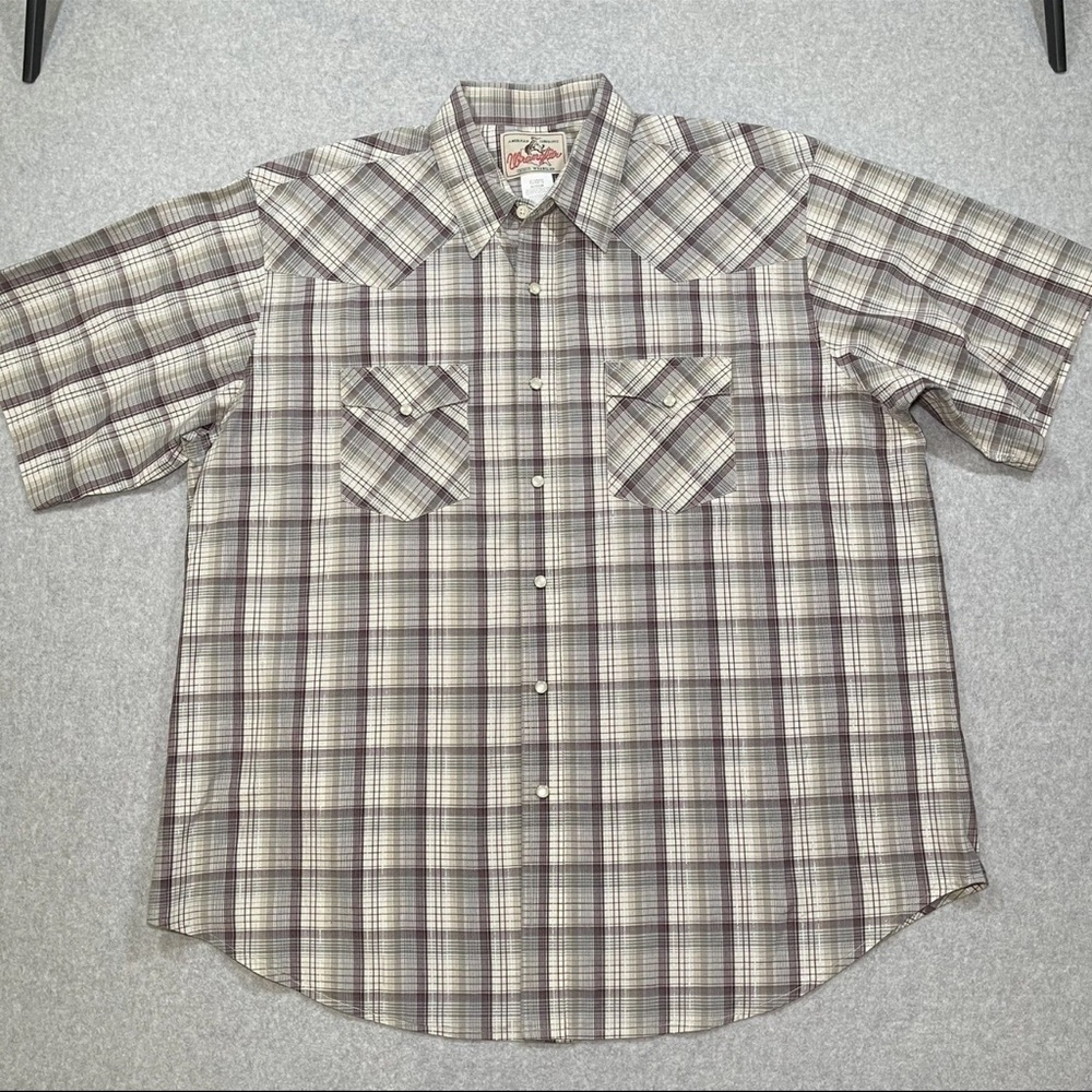 Wrangler Men's Gray Plaid Button Down Pearl Snap Shirt